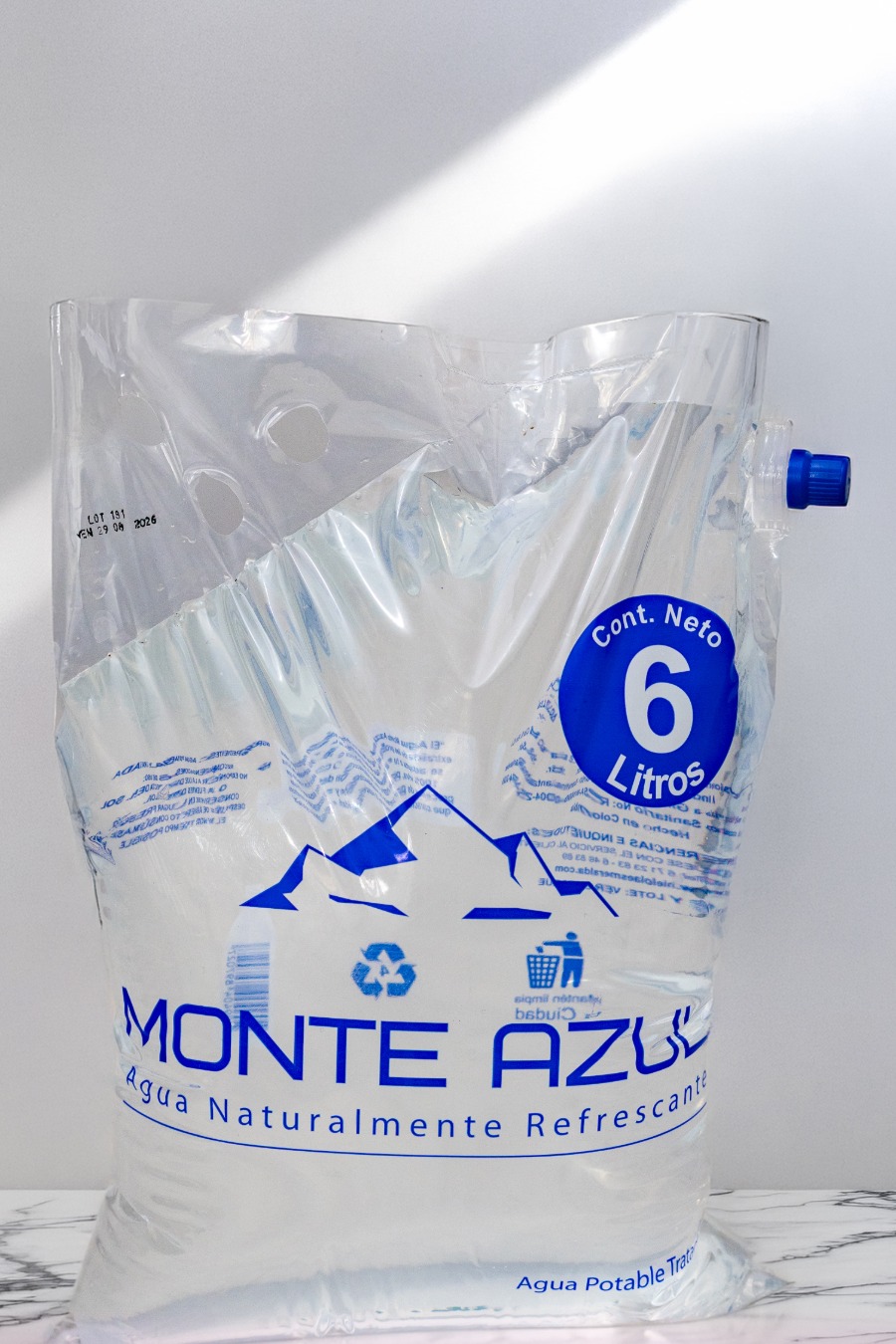 Bolsa de Agua Monte Azul de 6 litros con válvula dosificadora